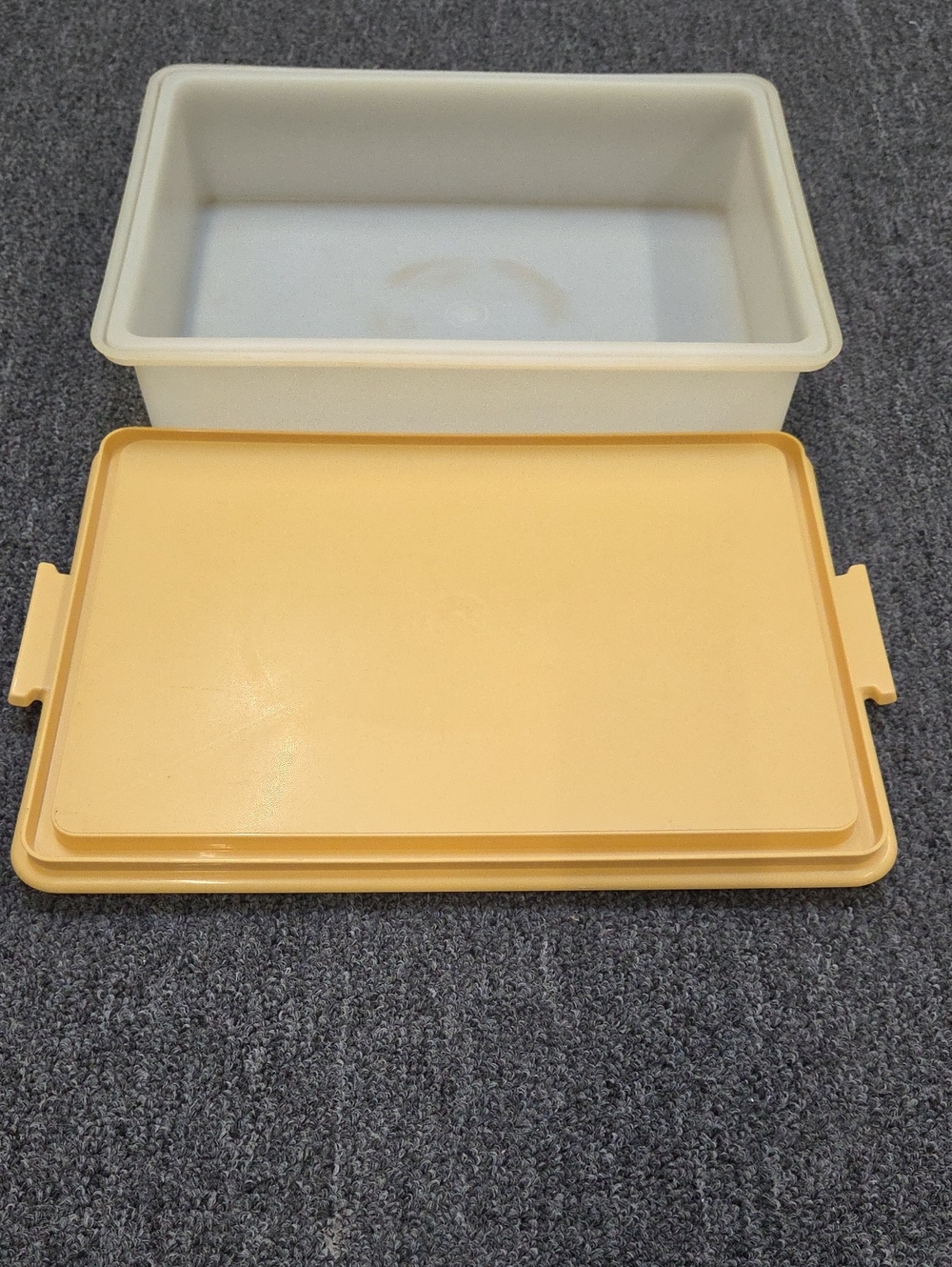Tupperware Cream Storage Bin with Yellow Lid
